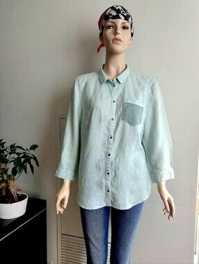 LINEN Sandwich Relaxed Light Blue Womens Button-Down Shirt/ Crochet Pocket L